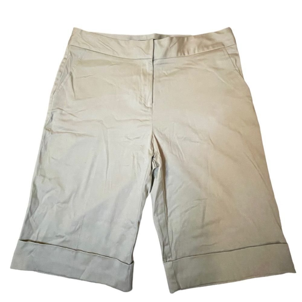 New VanHeusen City Short Modern Fit, size 12